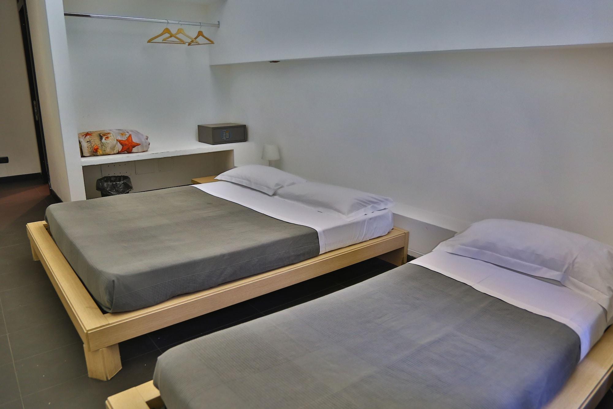 M&J Place Hostel Rome Exterior photo