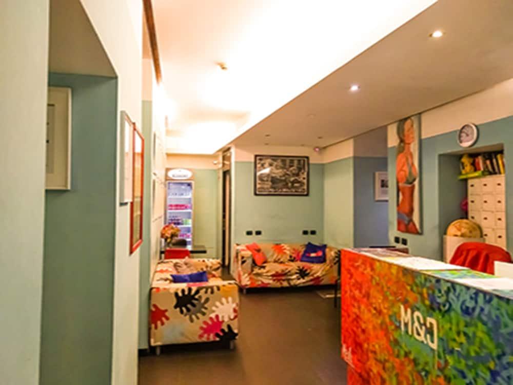 M&J Place Hostel Rome Exterior photo