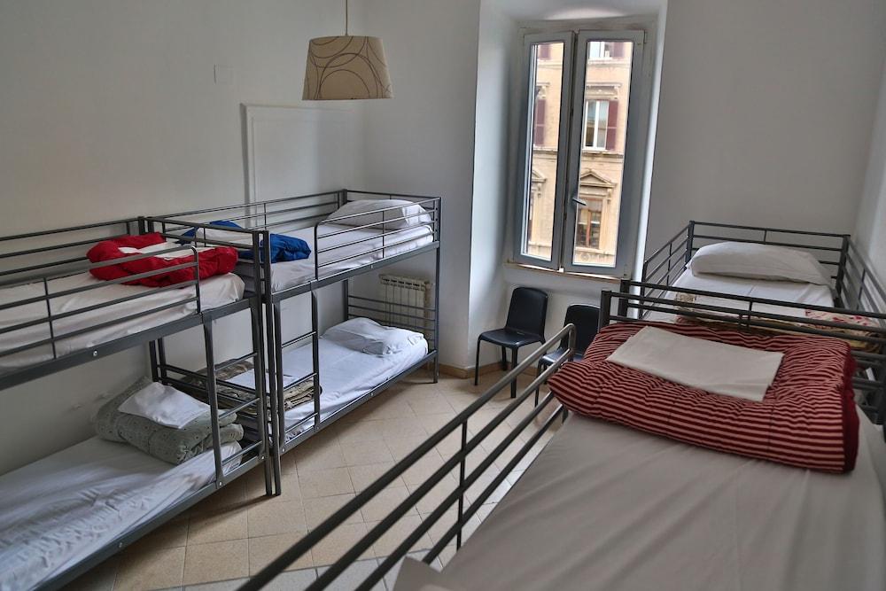 M&J Place Hostel Rome Exterior photo