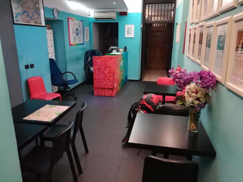M&J Place Hostel Rome Exterior photo