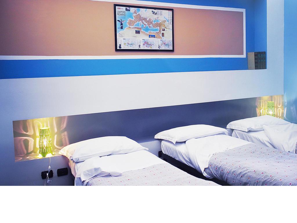 M&J Place Hostel Rome Room photo